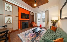 Central Apartments - Colonial